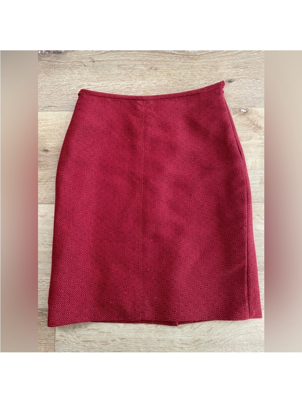 Anne klein classic red mini skirt petite fits like
XS